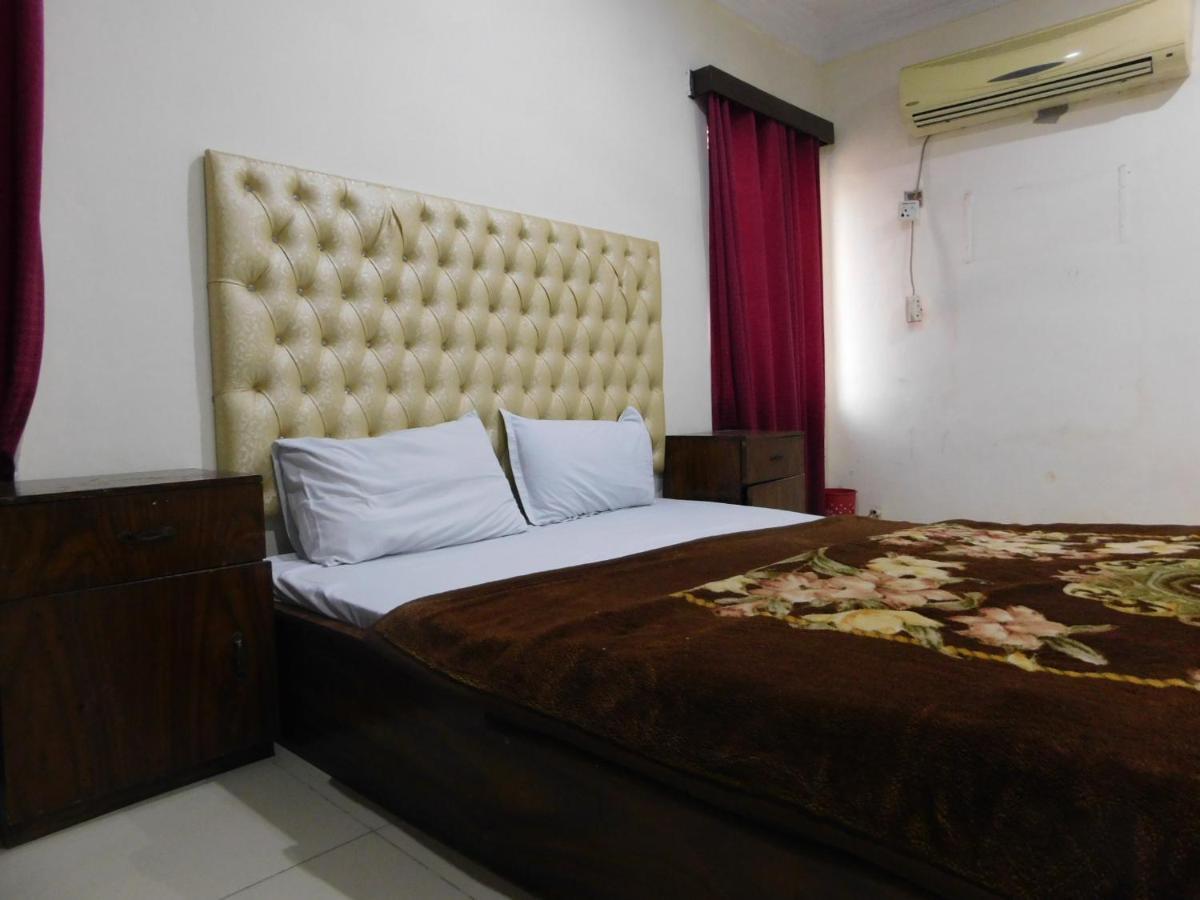 Hotel Humera Бахавалпур Екстериор снимка