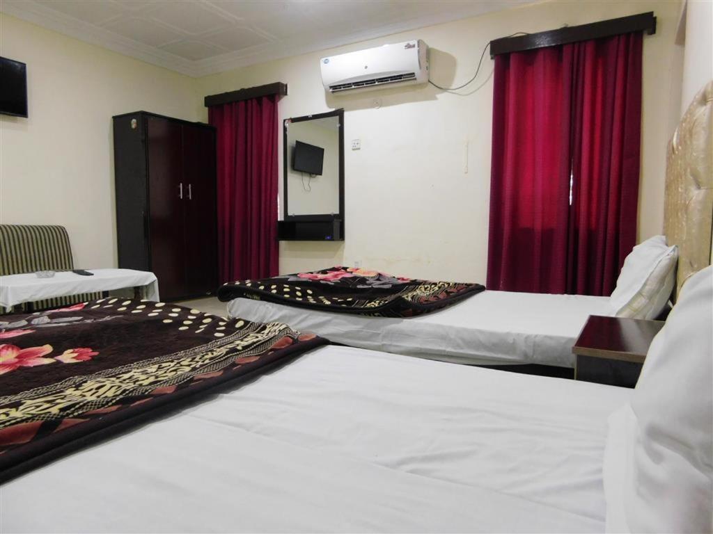 Hotel Humera Бахавалпур Екстериор снимка